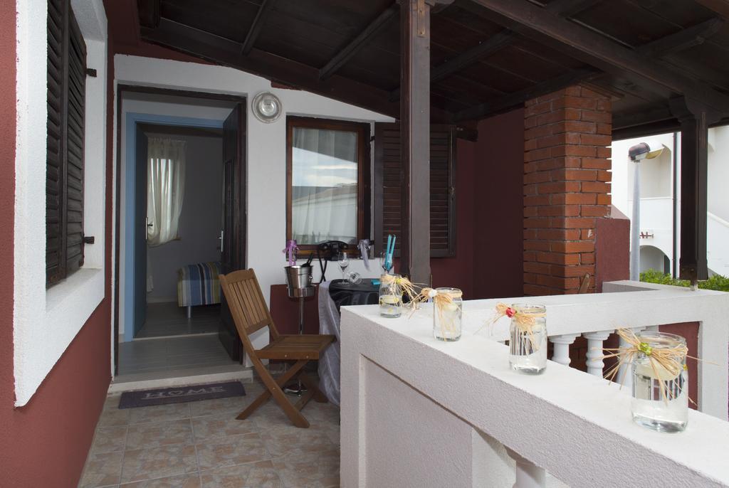 Sea Margarita Apartment Pag Town Exterior photo